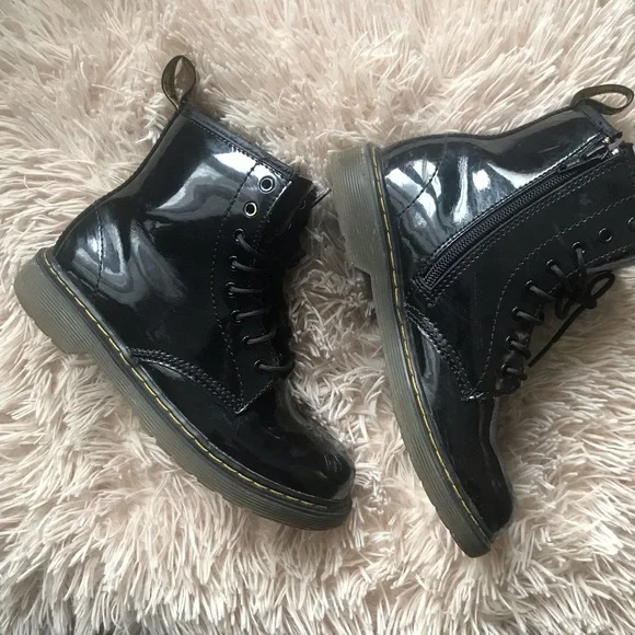 Dr Martens Delaney Sz 3 Black Patent - Picture 3 of 9